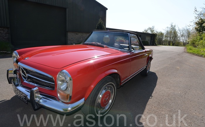 1967 Mercedes Benz 230SL Pagoda