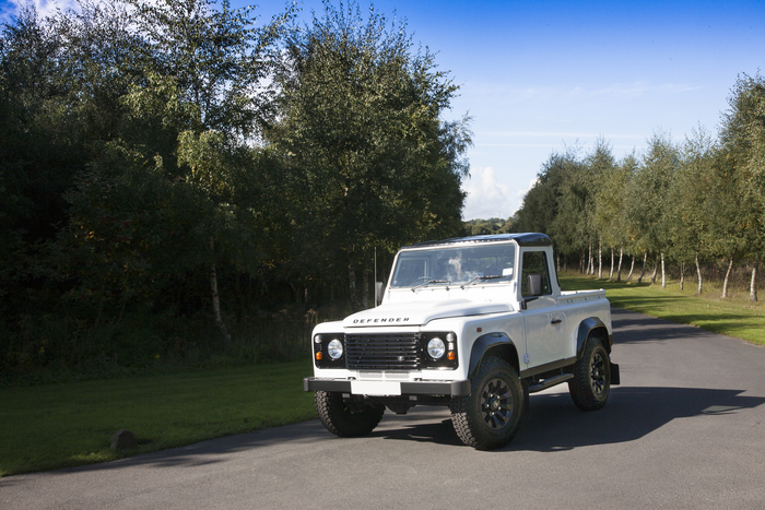 2016 Land Rover Defender 90 Pickup (VAT Qualifying)