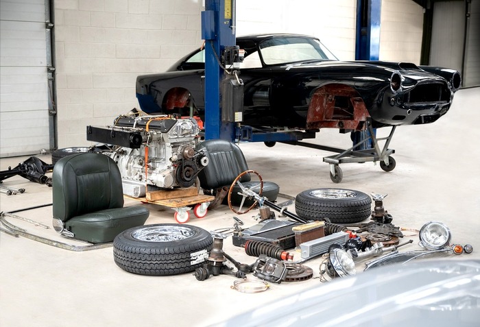 Aston Martin DB4 