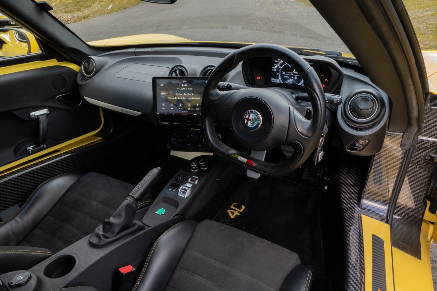 alfa romeo 4c interior