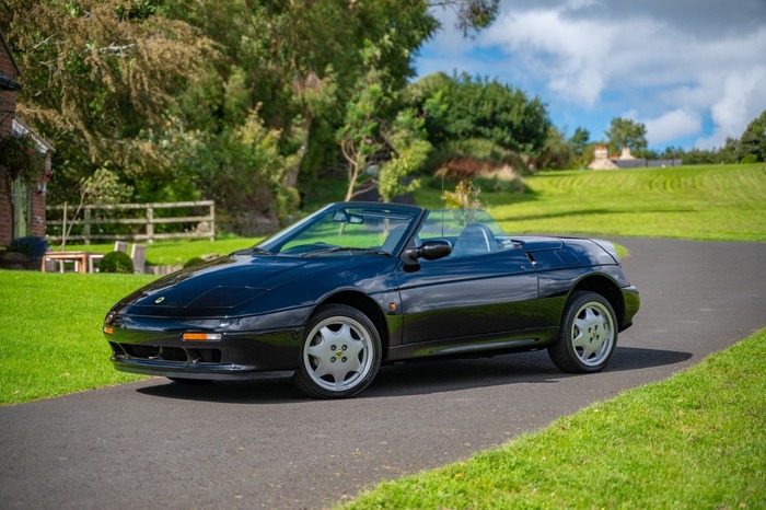 Lotus Elan M100